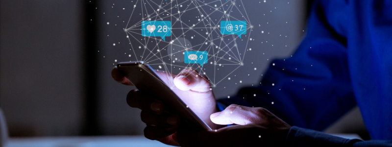 Conectados y Distantes